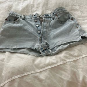 Re / Done x Levi’s light denim shorts size 24